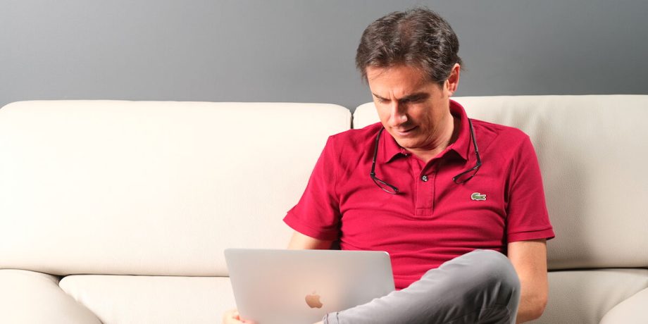 Non vedere bene da vicino: quali possono essere le cause?